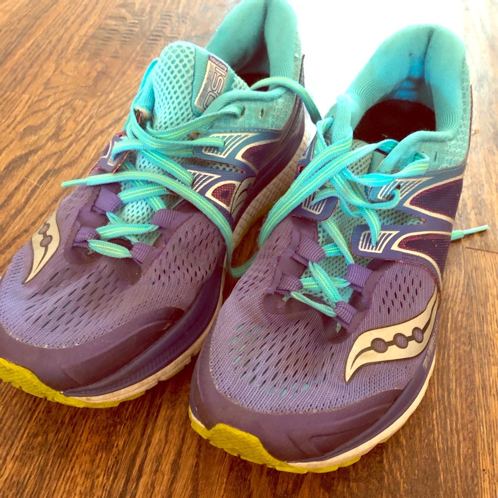 SAUCONY EVERUN RUNNING SHOES